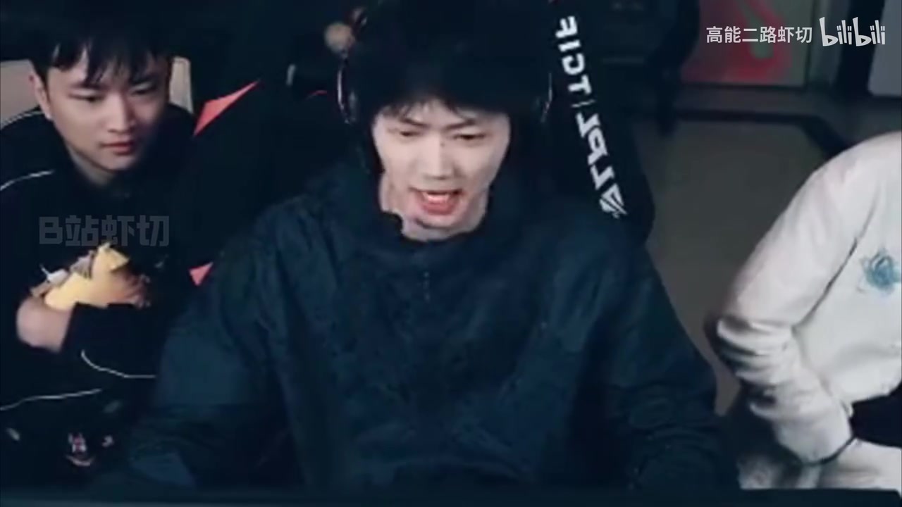 难怪淑怡喜欢？上完热搜第一后Leyan直播表演起了中专说唱！