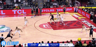 时间刚刚好！贝兹利弧顶接胡明轩回传 扬手飙中加长准压哨三分