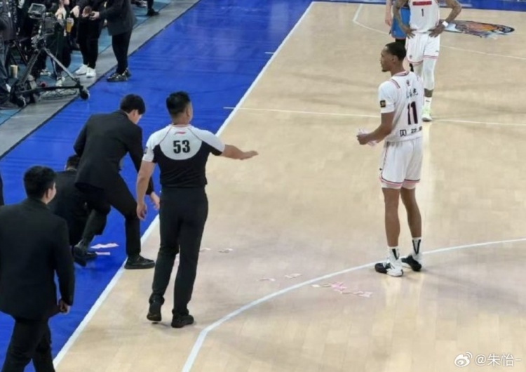 撒币事件处罚！CBA官方：核减四川经费10万 取消优秀赛区评奖资格