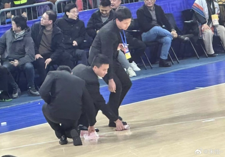 撒币事件处罚！CBA官方：核减四川经费10万 取消优秀赛区评奖资格
