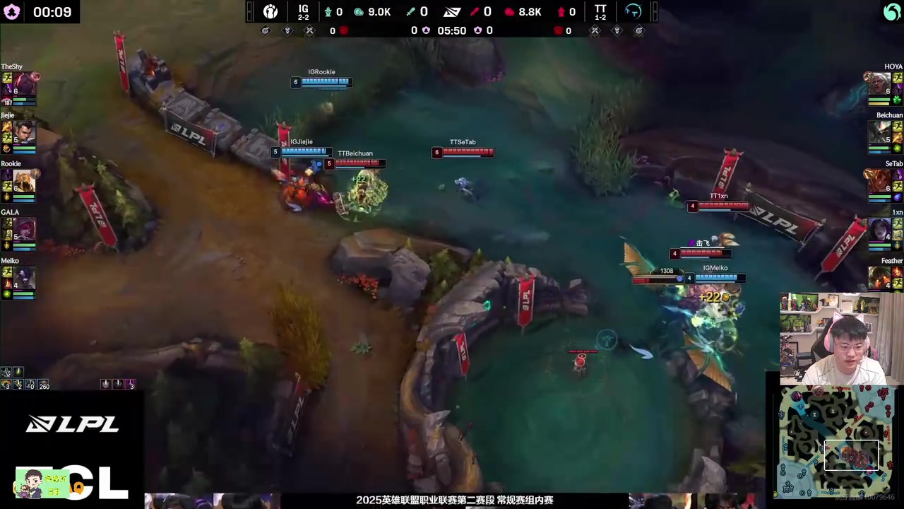 Uzi看Rookie沙皇关键推四个：肉鸡本鸡，要拿MVP了！