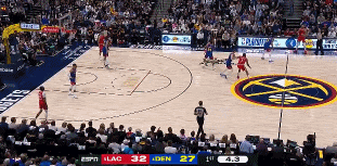 爆爆爆！哈登打满首节轰下15分助队领先8分 压哨三分不讲理